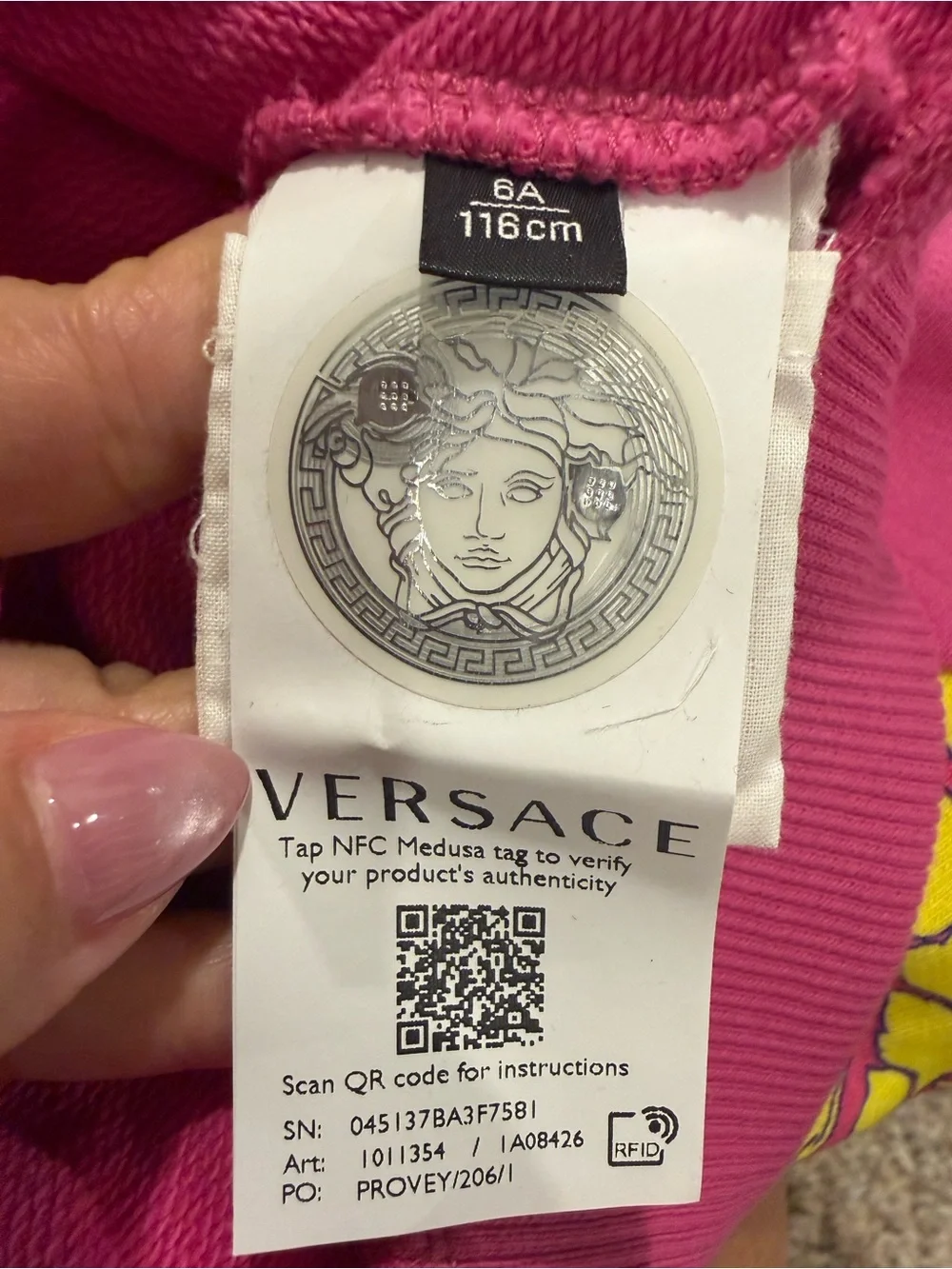 NWT Versace Kids Pink Barocco Logo Hoodie Sweatshirt – Size 6A / 116 cm